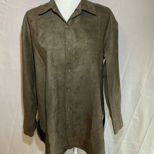 NWT Banana Republic Women’s Oversized Dress Shirt. Olive Green Size Medium.